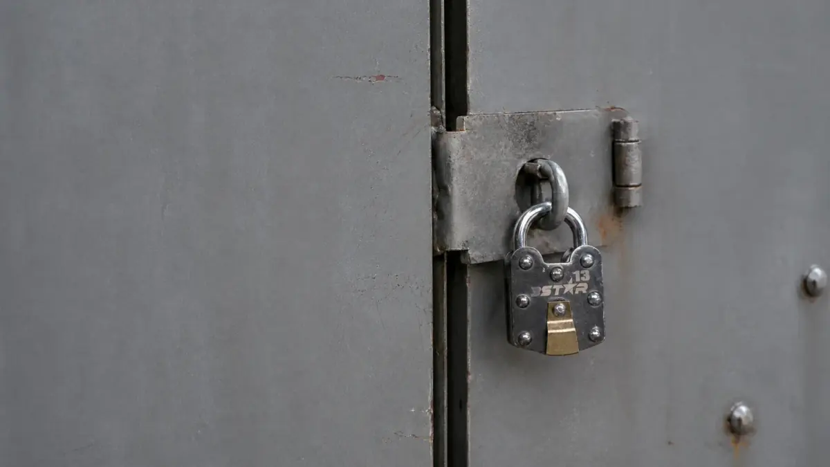 How to Choose a Padlock: Size & Shackle Fit